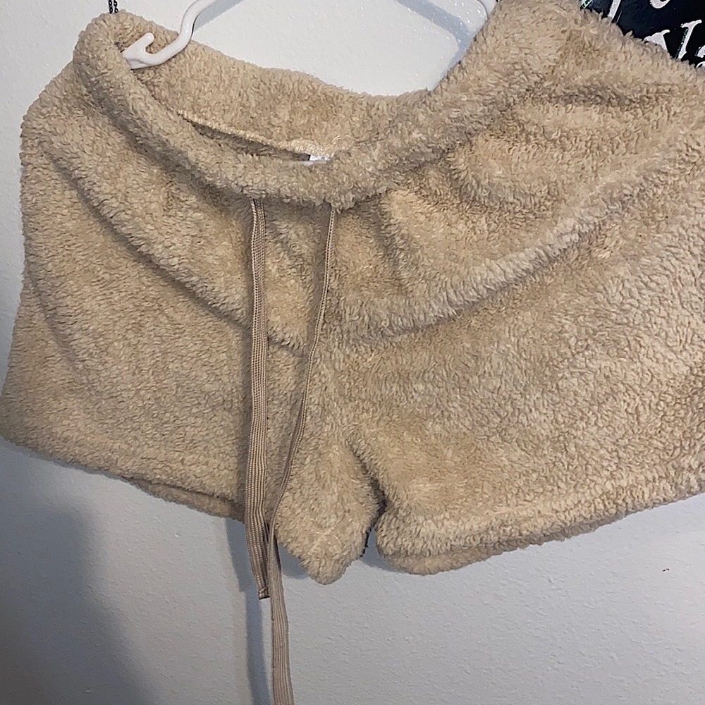 It’s soft, a full set, it’s a size small